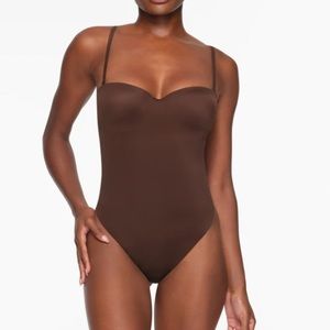 SKIMS Contour Lift Bodysuit Cocoa Size Medium
